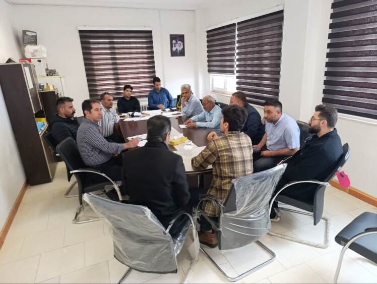 جلسه مشترک شورای شهر و شهردار محترم ارمغان خانه آقای مهندس سالک احمدی با شهروندان 